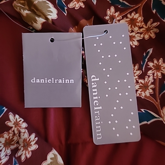 DANIEL RAINN FLORAL BLOUSE,  SIZE XL - Picture 11 of 11